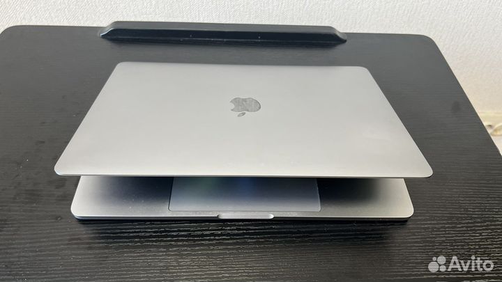 MacBook Pro 13 2019 i7/16/512 новый