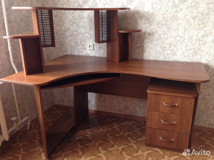 Продается стол для компьютера