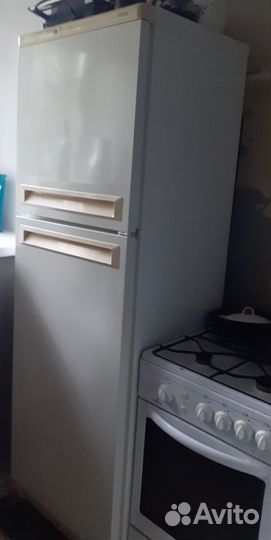 Холодильник бу Стинол