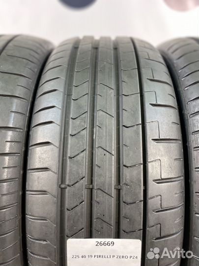 Pirelli P Zero PZ4 225/40 R19 91Y