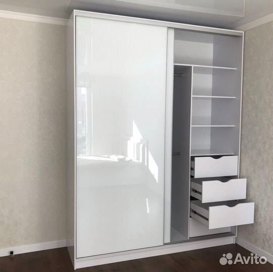 Черный шкаф