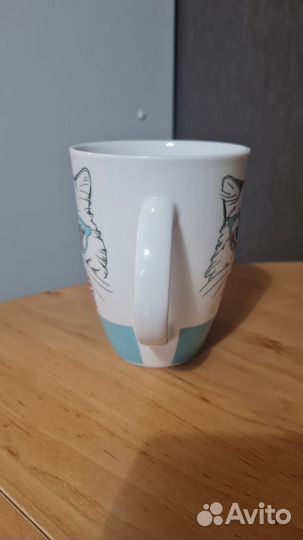 Кружка подарочная с кошкой белая голубая