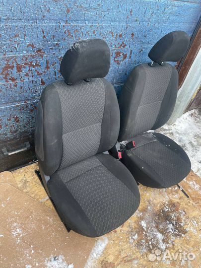 Передние сидения LADA Granta,Datsun с подогревом