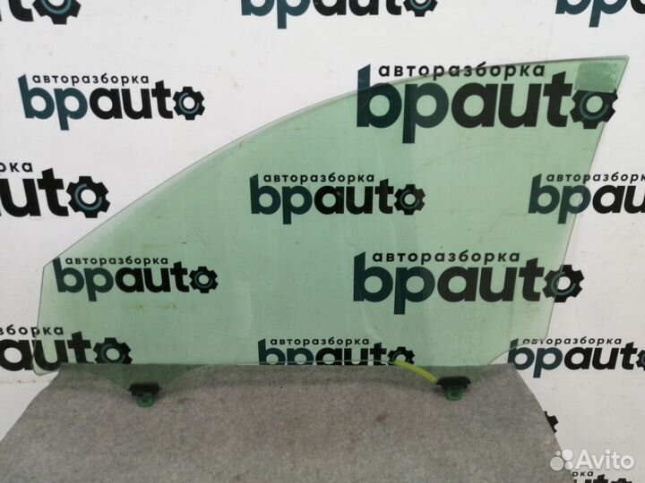 Стекло передней правой двери 68101-33130 Toyota