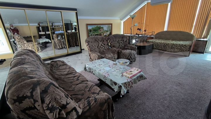 3-к. квартира, 130 м², 3/3 эт.