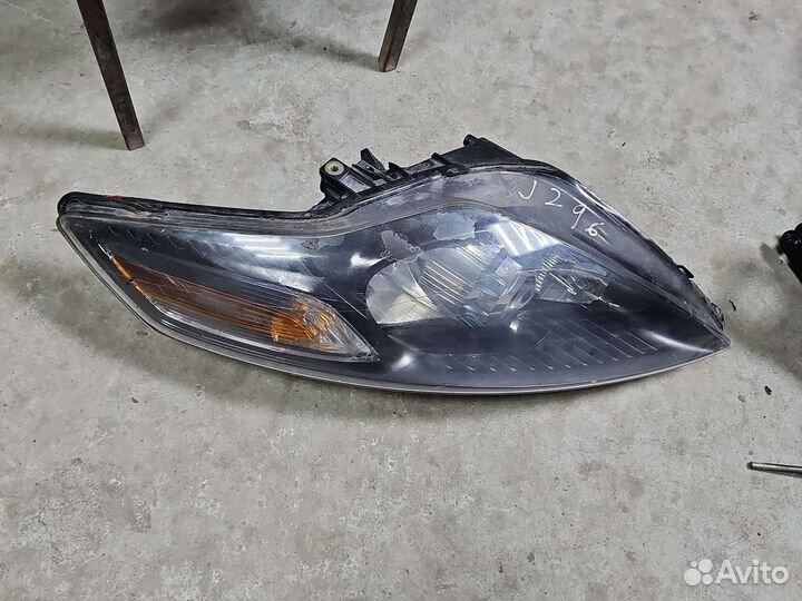 Фара ford mondeo 4 правая сломан корпус,ксенон