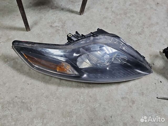 Фара ford mondeo 4 правая сломан корпус,ксенон