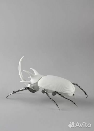 Фигурка Lladro Жук-носорог. Матовый белый 01009478