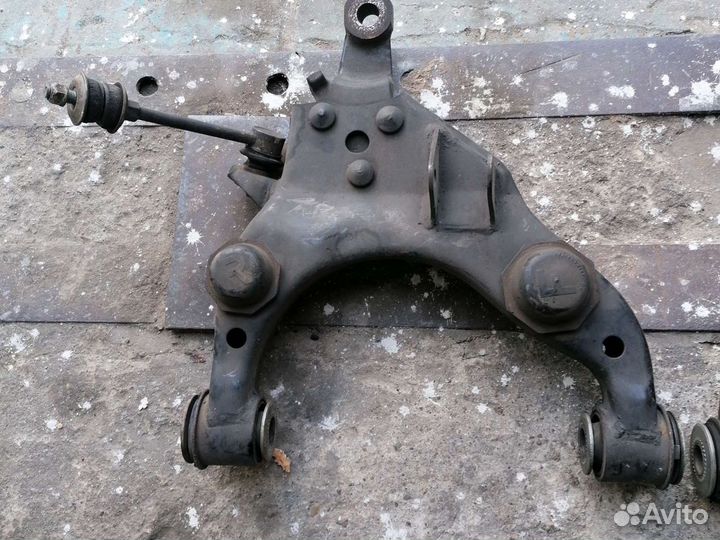 Рычаги 2 шт, на toyota сюрф 180 и прадо 120