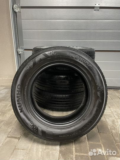Kumho Ecowing ES01 KH27 215/65 R16 98V
