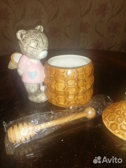 Фарфоровая банка для меда