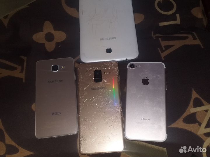 Samsung Galaxy A8+, 6/64 ГБ