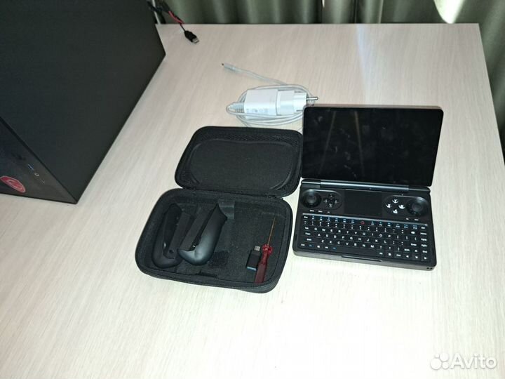 Игровой ноутбук GPD WIN mini 7840U с комплектом