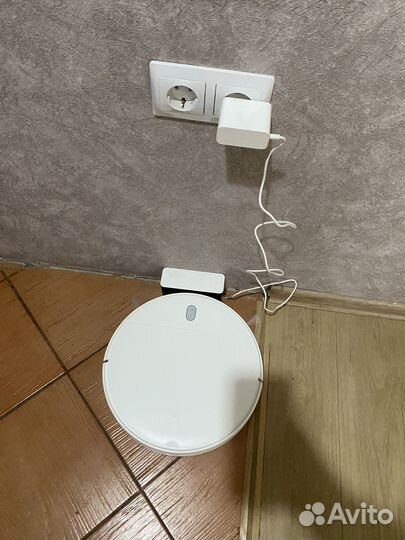 Xiaomi Mi Robot Vacuum-Mop Essential идеальный