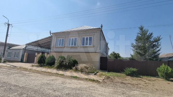 Дом 354,6 м² на участке 8 сот.