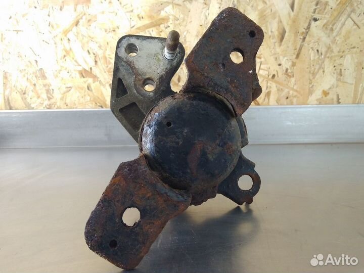 Опора двигателя правая Faw Vita