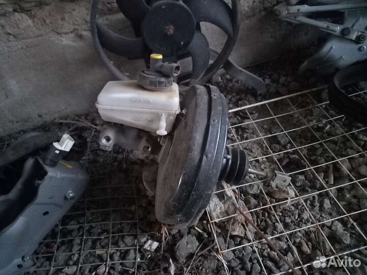 Вакуумный усилитель тормозов Рено Логан Renault
