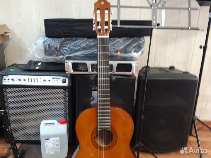 Классическая гитара yamaha c40