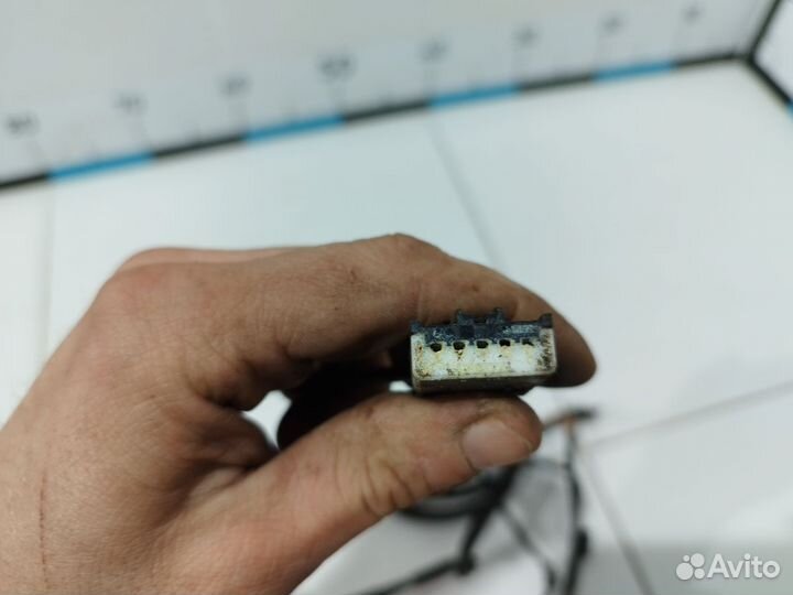 Проводка RIO 2011-2017 двери передней правой