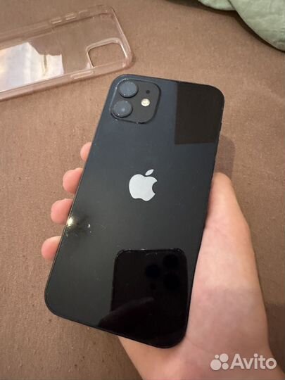 Телефон iPhone 12