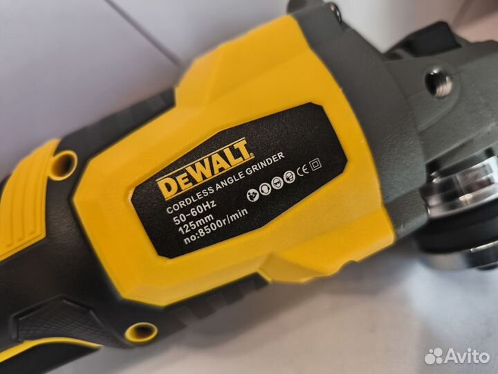 Набор аккумуляторного инструмента dewalt 4в1