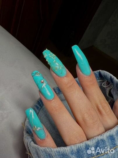 Модель наращивание ногтей