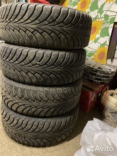 Goodyear UltraGrip Extreme 215/55 R17