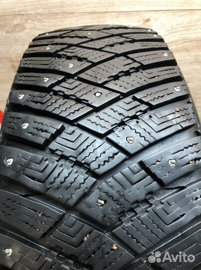Goodyear Ultragrip Ice Arctic 215/65 R16 98T