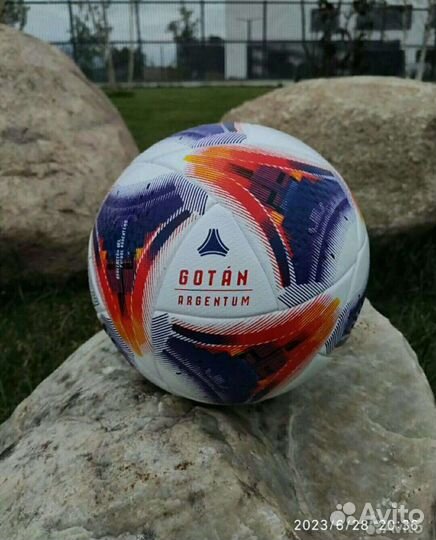 Футбольный мяч adidas 5 размер