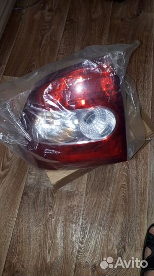Задняя левая фара priora 1