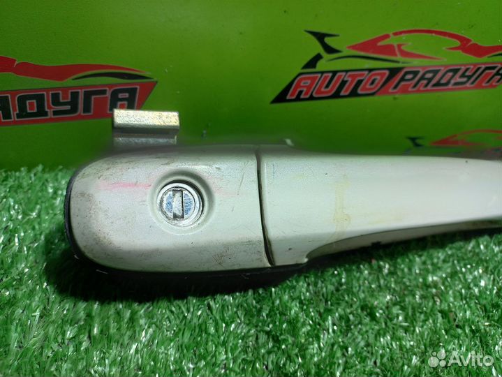 Ручка двери внешняя toyota ACR30W,ACR40W,AHR10W,MC