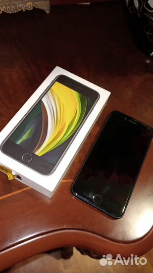 iPhone SE, 64 ГБ