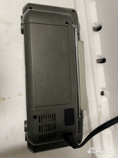 Касетный магнитофон Радиоприемник soundmax