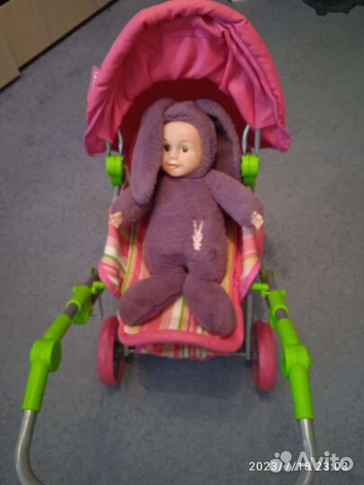 Коляска с куклой