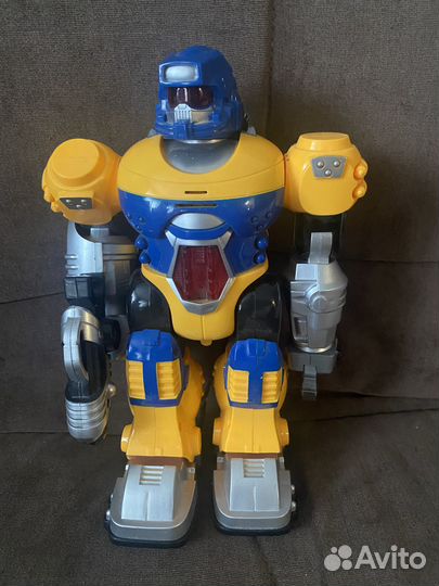 Игрушка робот