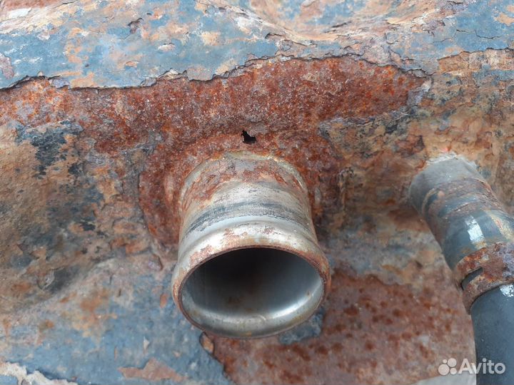 Бензобак Mitsubishi Lancer 9