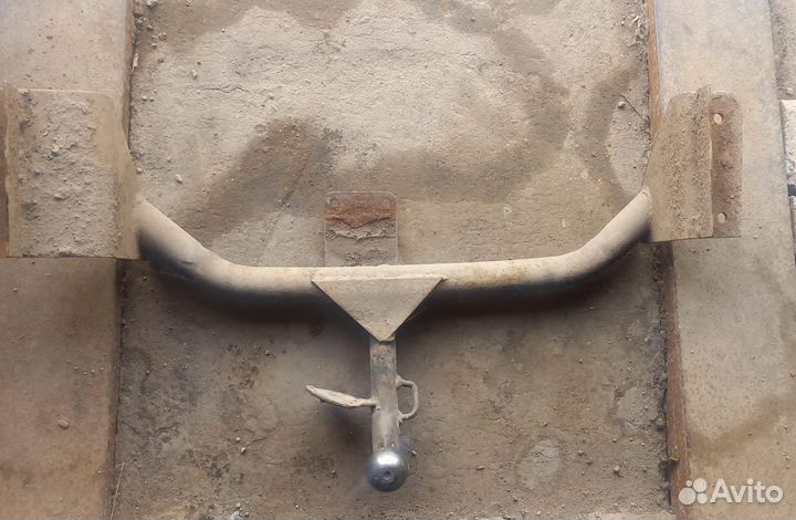 Фаркоп на Ваз 2110