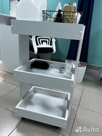 Тележка косметологическая на колесиках