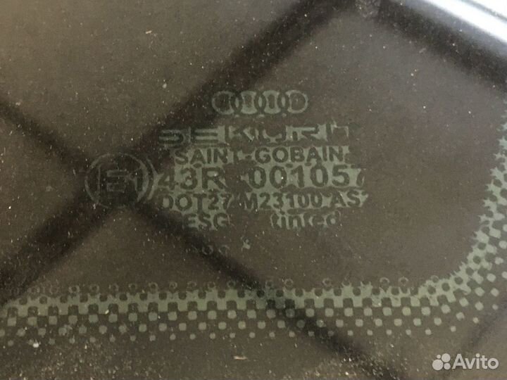 Стекло глухое заднее Audi A4 B6 (4333)