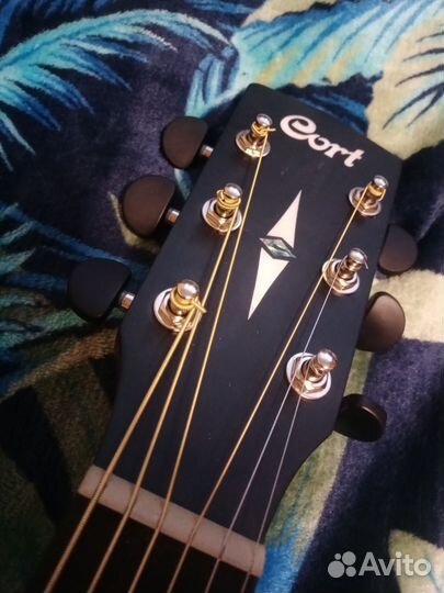 Электроакустическая гитара Cort SFX E 3TSS