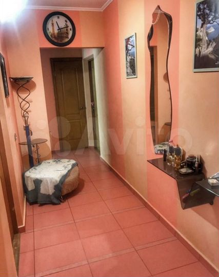 Комната 18 м² в 3-к., 1/9 эт.