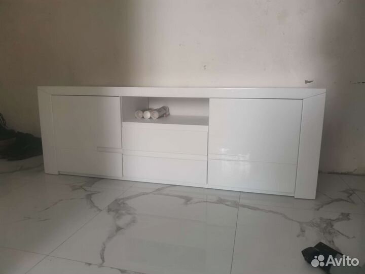 Тумба под тв белый глянец