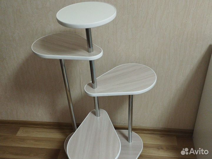 Этажерка для цветов новая