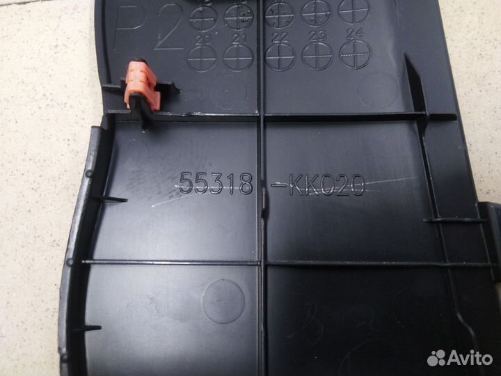 Накладка (кузов внутри) Hi Lux 2015