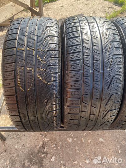 Pirelli Winter Sottozero 210 235/40 R19