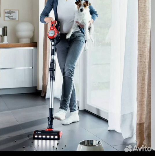 Пылесос вертикальный Bosch BCS711PET