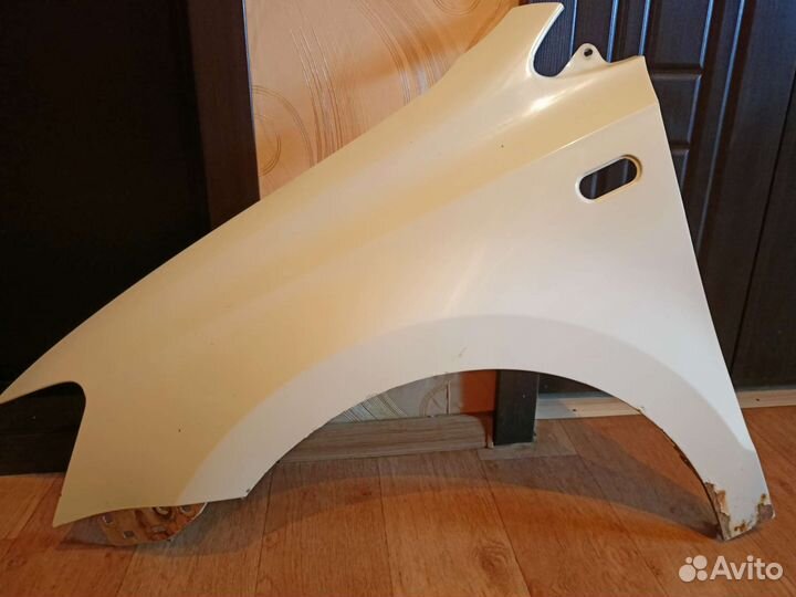 Крыло левое переднее Фольксваген Поло