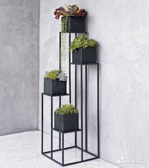 Подставка для цветов в стиле лофт