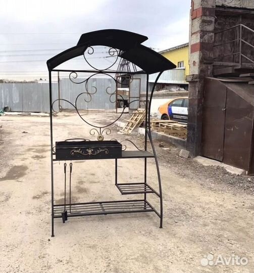Мангал с крышей