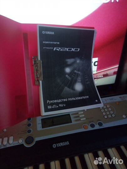 Синтезатор Yamaha PSR-R200